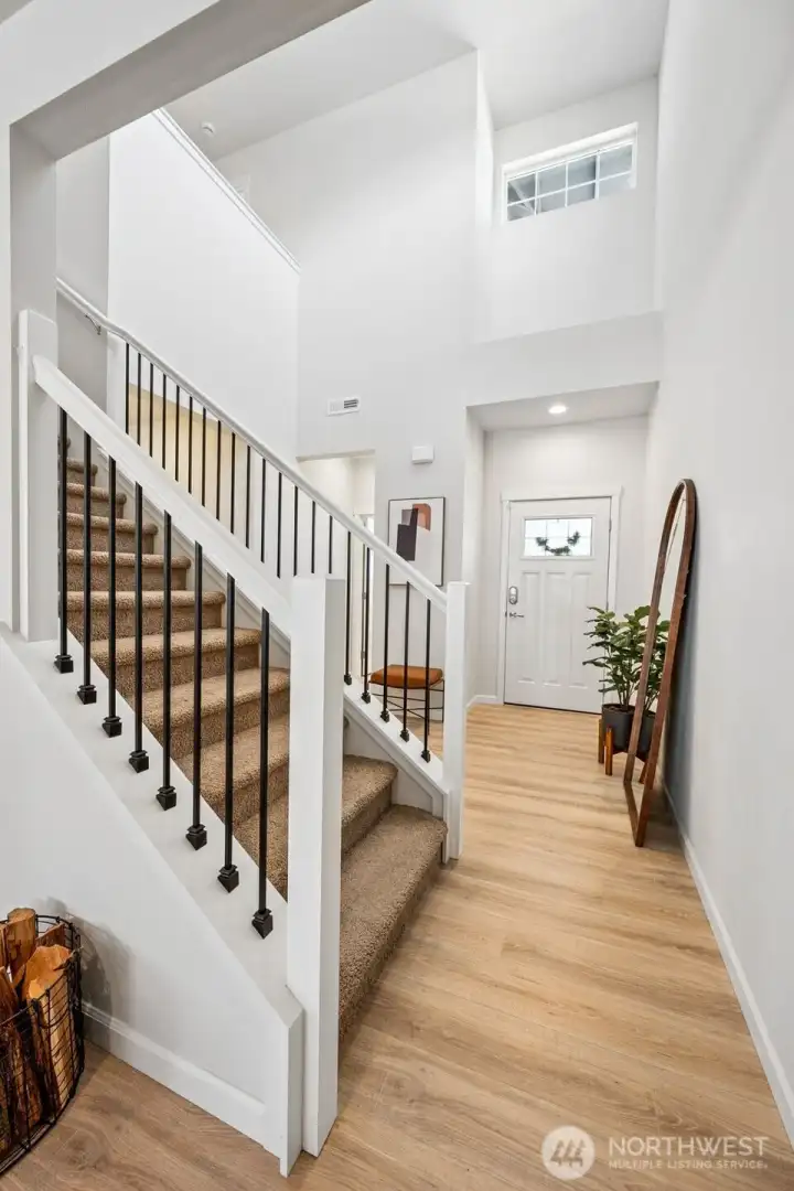 Pretty banisters/open railing!