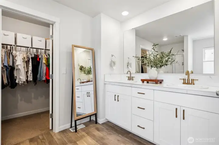 Primary bath with upgraded hardware makes all the diffence.