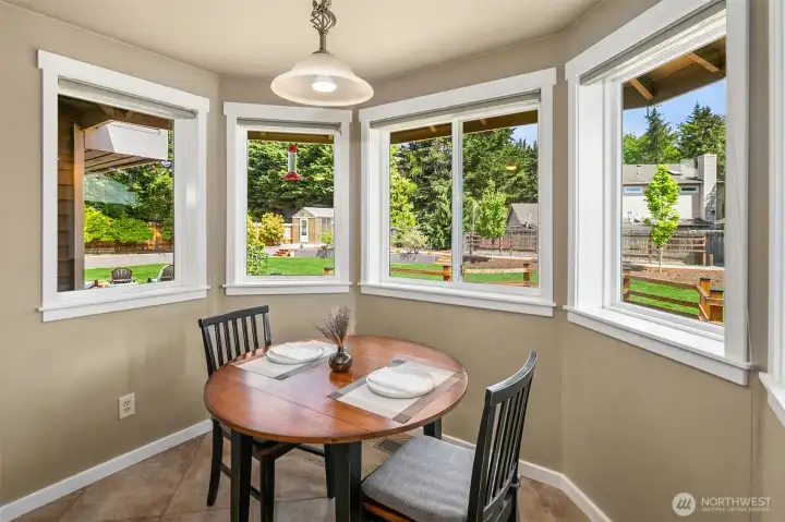 Kitchen eating area