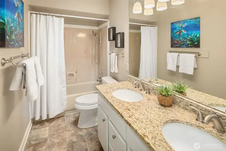 Second floor hall bathroom, plenty of room here.