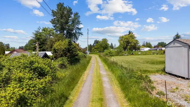 Long private drive and the driveway belongs to the property. Long private drive and the driveway belongs to the property.