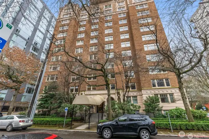 Reminiscent of a New York brownstone on Central Park