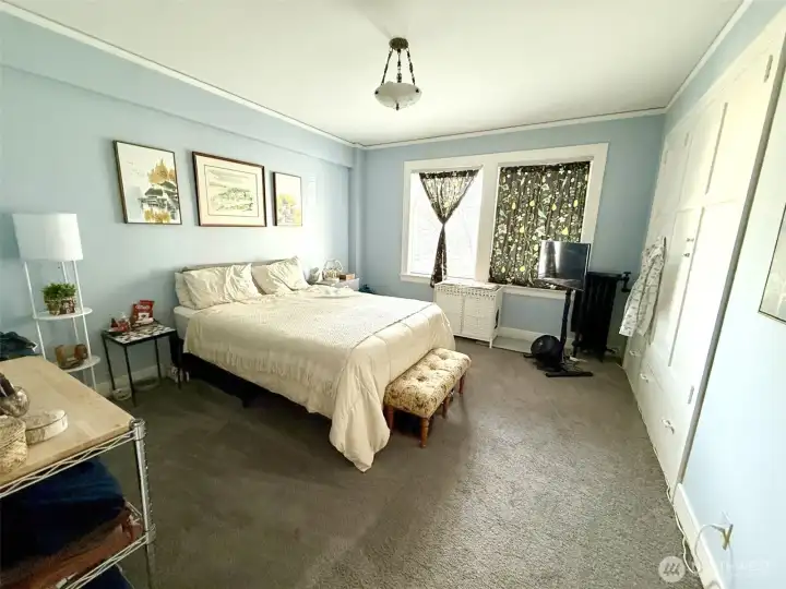 Primary bedroom (previous tenants)