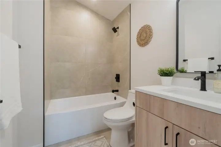 Full Bath Full Bath