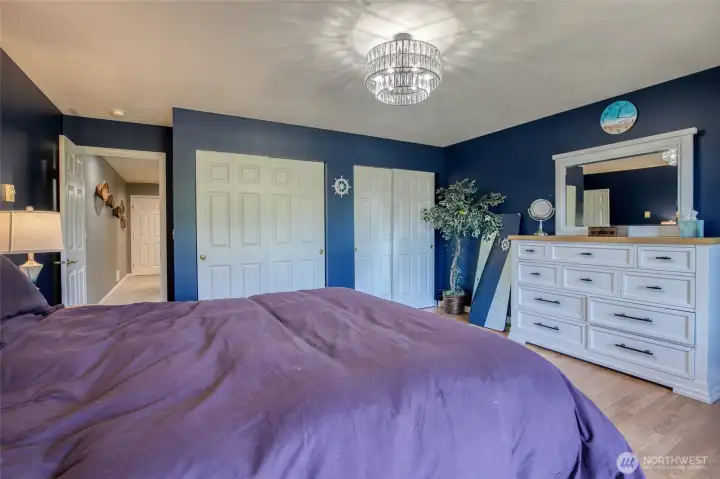 Generous size rooms mostly furnished Generous size rooms mostly furnished