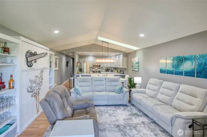 High end furnishings transfer with the sale High end furnishings transfer with the sale