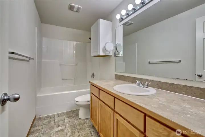 Primary bath with tons of counter space. Primary bath with tons of counter space.