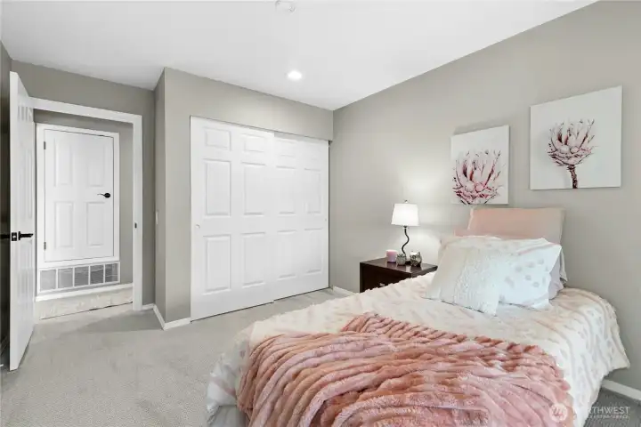 Second bedroom or office. Second bedroom or office.