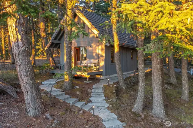 Mother nature sure knows how to paint her canvas! Sauna Cottage.