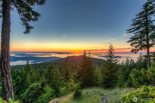 You will never get tired of the color, the sound or the air here at the top.