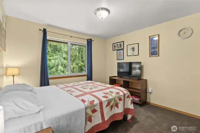 Upstairs bedroom 2