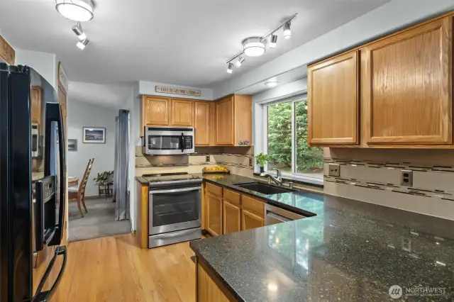 Kitchen w/quartz countertops