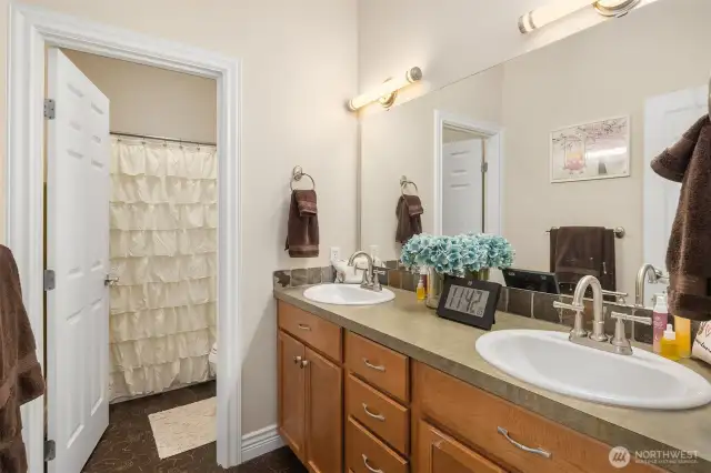Upper level hall bathroom