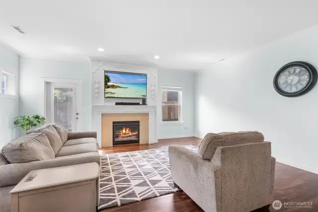 Gas fireplace bring ambiance and winter warmth to the Living room.