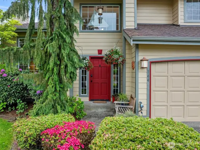 Lush Entry