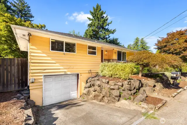 Single garage and/or driveway parking