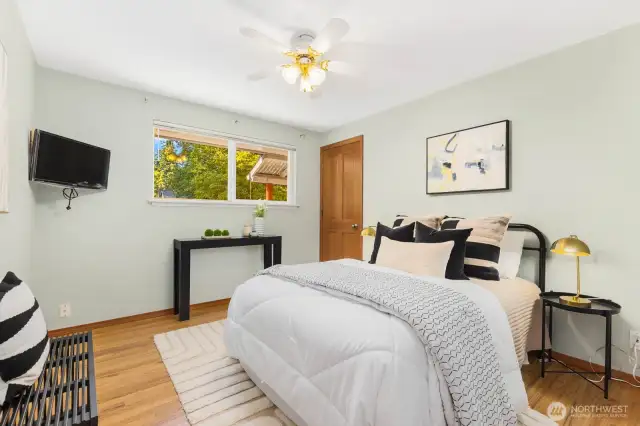 Guest bedroom #1