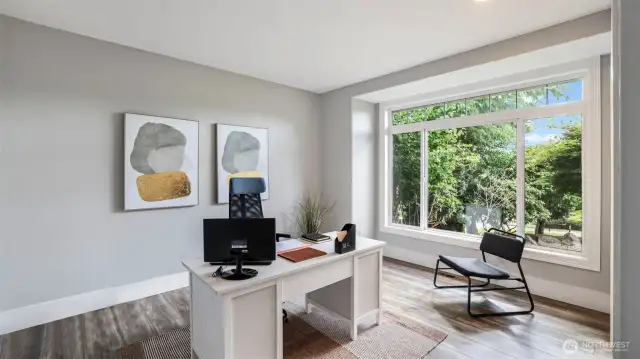 Let your creativity shine in this flexible downstairs front room with beautiful hardwood floors, tons of natural light, and plenty of space to make it your own—whether that’s a home office, play space, or extra bedroom. Built-in closets offer convenient storage for any personal needs!