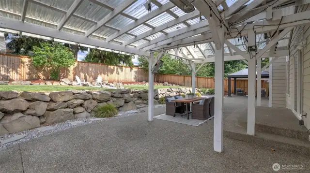 Take in the full view of this tranquil covered area, all set and ready for you!