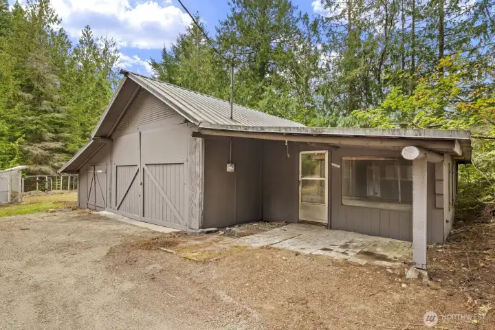 Expansive main shop (~40x60) with a large loft (~20x16) and abundant extra rooms throughout for storage or workspace.