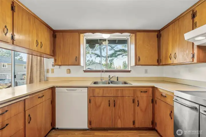 Lots of cabinet space