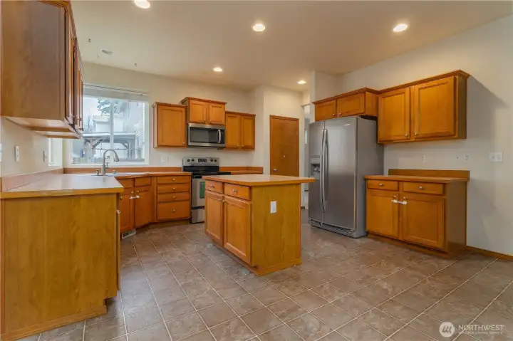 Open Kitchen & Eating Area