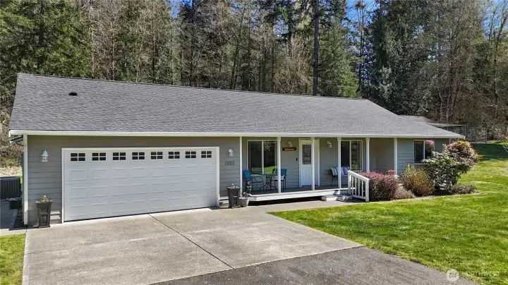 NEW ROOF! Installed 2025