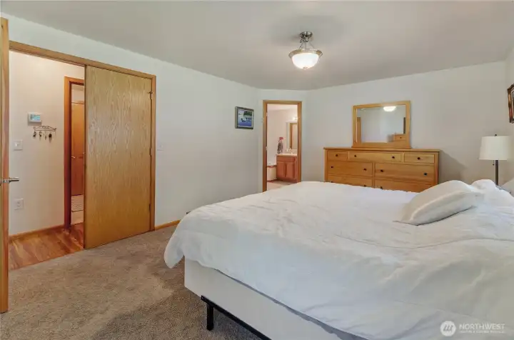 Double swinging doors