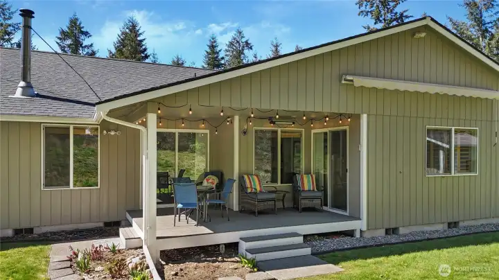 Auning pulls out for extra shaded space in summer