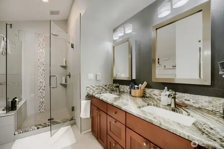 Primary 5 piece bathroom