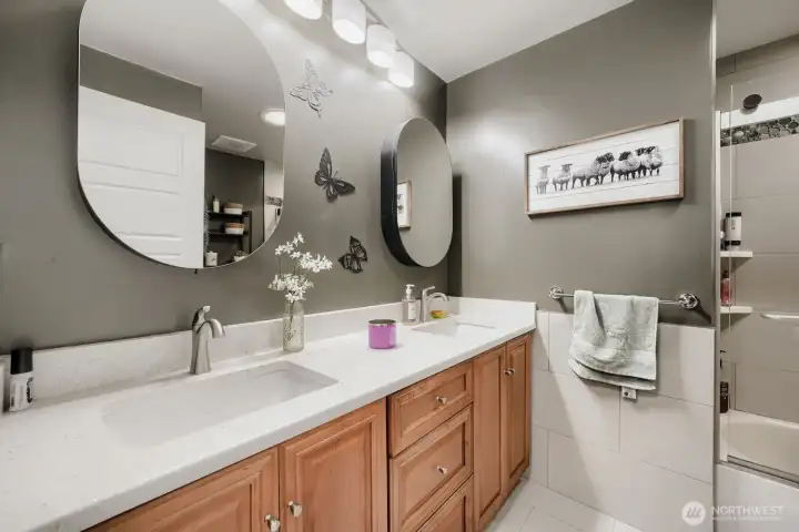 Full hall bathroom