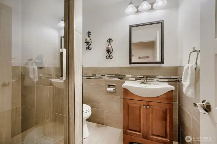 Lower 3/4 bath walk in shower