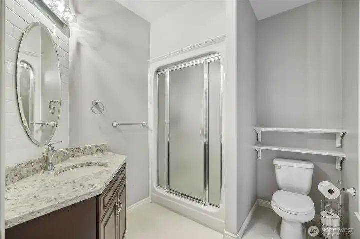 2nd Suite Bath~