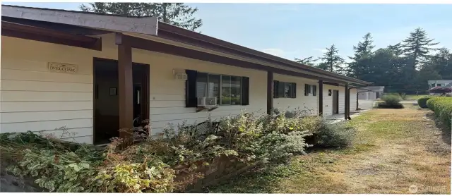Spacious Rambler on large culdesac. Lilacs in front entry.