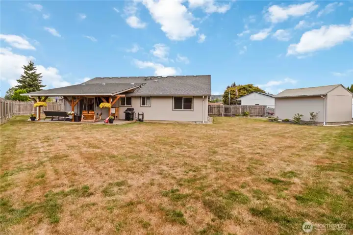 Huge Backyard-Fully Fenced