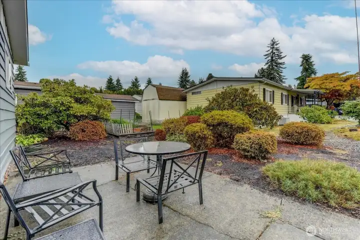 Nice outside area with back patio for relaxing or entertaining.