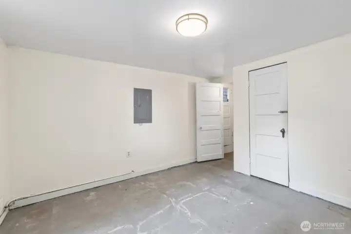 Living space/extra bedroom in basement
