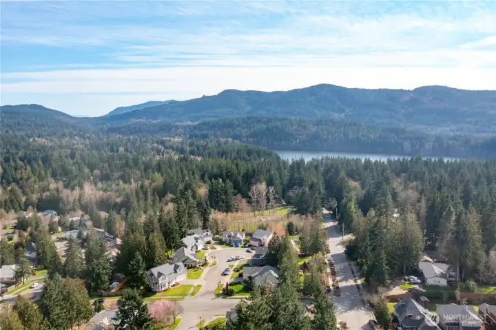 World-class Galbraith mountain biking and Lake Padden park & golf minutes away