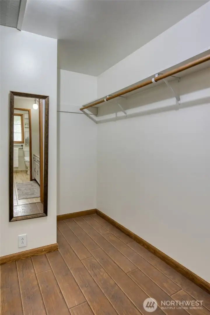 Walk-in Closet