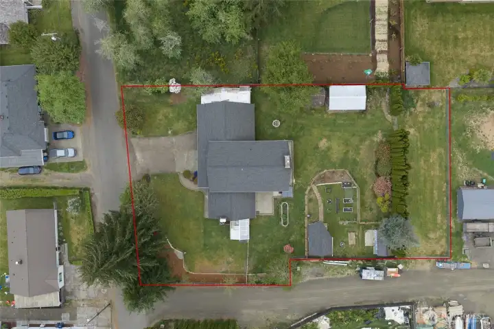 Boundary lines are not survey accurate and are for locational purposes only.
