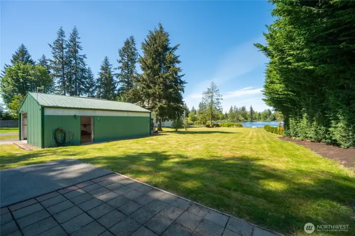 Huge yard! Great for gathering friends & family!