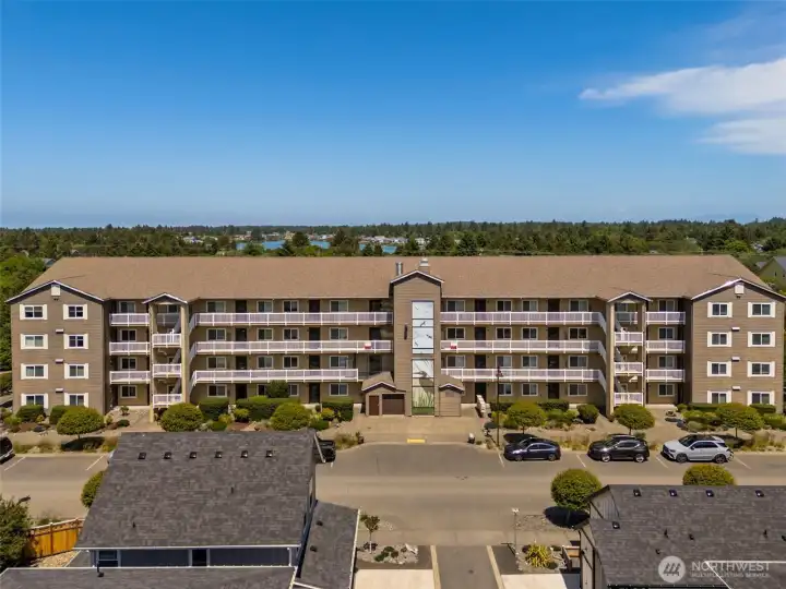 This gorgeous condo is located in Oyhut Bay Seaside Resort.