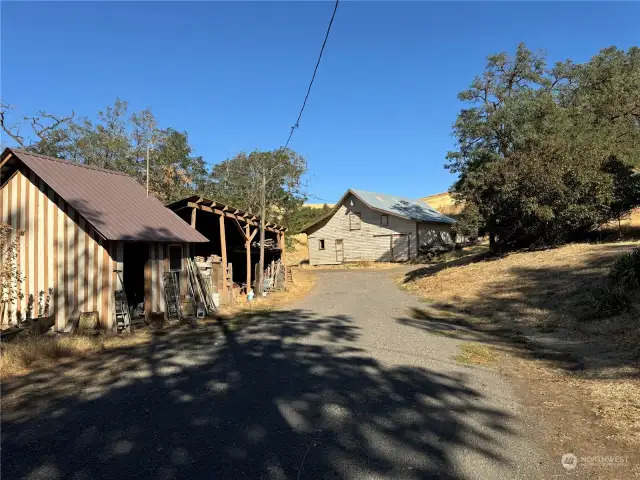 Barn/ Storage/ Parking