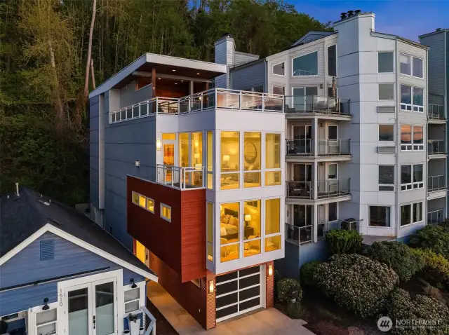 Custom-designed, architecturally significant home by recognized architect Radim Blazej, the Founding Principal of the noted California firm AXIS Architecture + Design.  Designed by recognized architect Radim Blazej, the Founding Principal of the noted California firm AXIS Architecture + Design