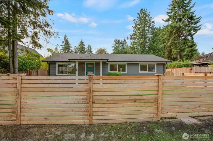Even the front yard is fully fenced!