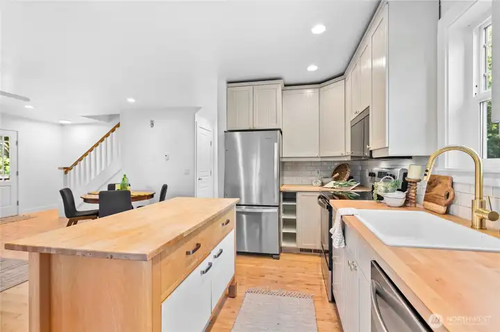 Extra storage in the island. Can be moved/removed if you wish.