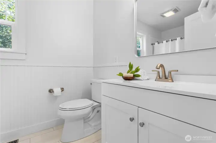 Full bathroom on main level.