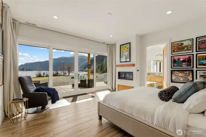 Grand suite on main floor, gas fireplace, floor to ceiling blackout curtains