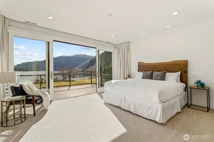 Second floor king suite with ensuite