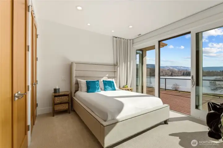 Second floor, second queen suite with ensuite